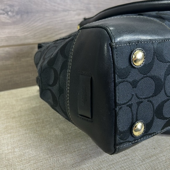 Coach Classic Hampton 11063 Signature Shoulder/satchel Bag - Picture 7 of 11